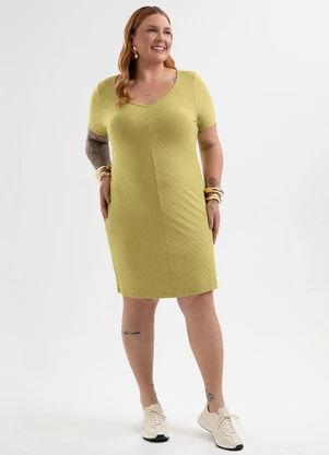 Cativa Plus Size - Vestido Curto Plus Size com Decote V Canelado Ver - CATIVA PLUS SIZE