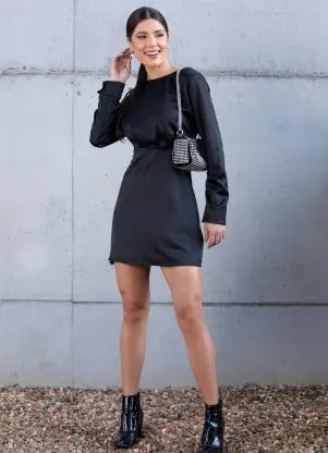 Quintess - Vestido Curto Preto em Tecido Plano Acetinado - QUINTESS