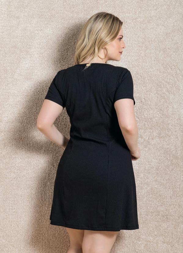 Quintess - Vestido Evasê Preto com Botões Decorativos 2