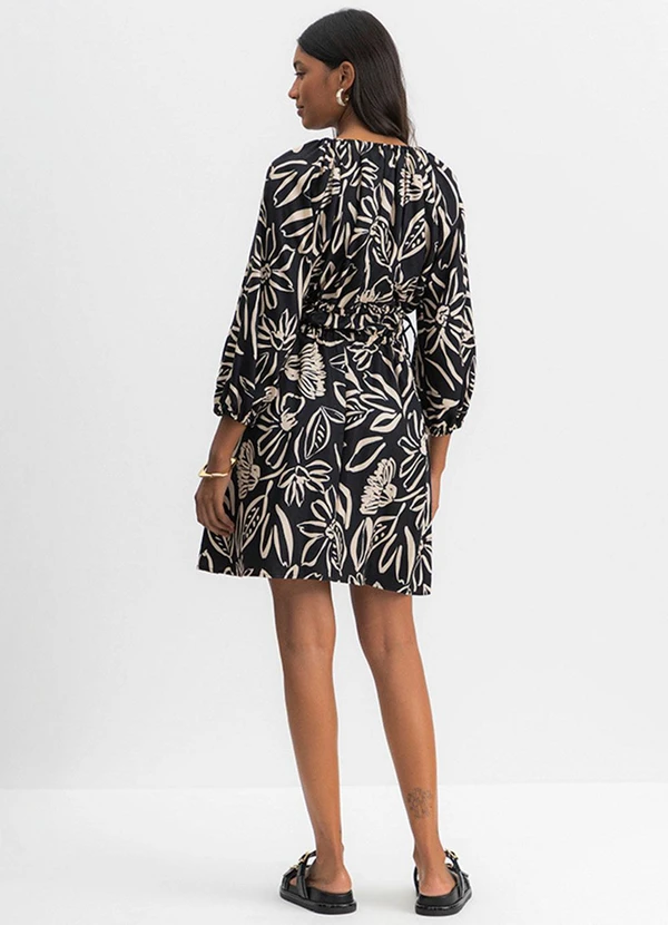 Essendi - Vestido Feminino Curto Floral Preto 4