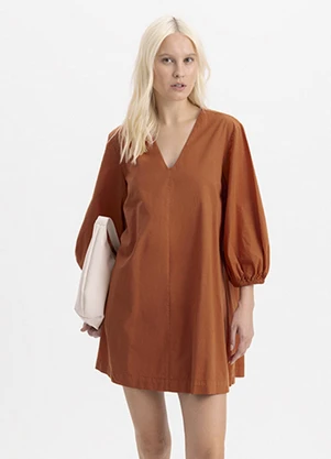 Essendi - Vestido Feminino em Tricoline Madhi Marrom - ESSENDI