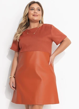Quintess - Vestido Curto Ferrugem em Suede e Pu com Modelagem Soltinha - QUINTESS