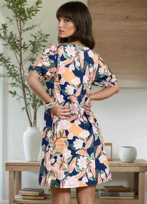 Quintess - Vestido Curto Floral em Malha Fria com Mangas Bufantes - QUINTESS