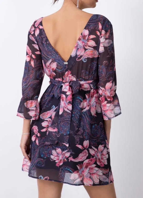 Quintess - Vestido Floral Preto Curto em Chiffon