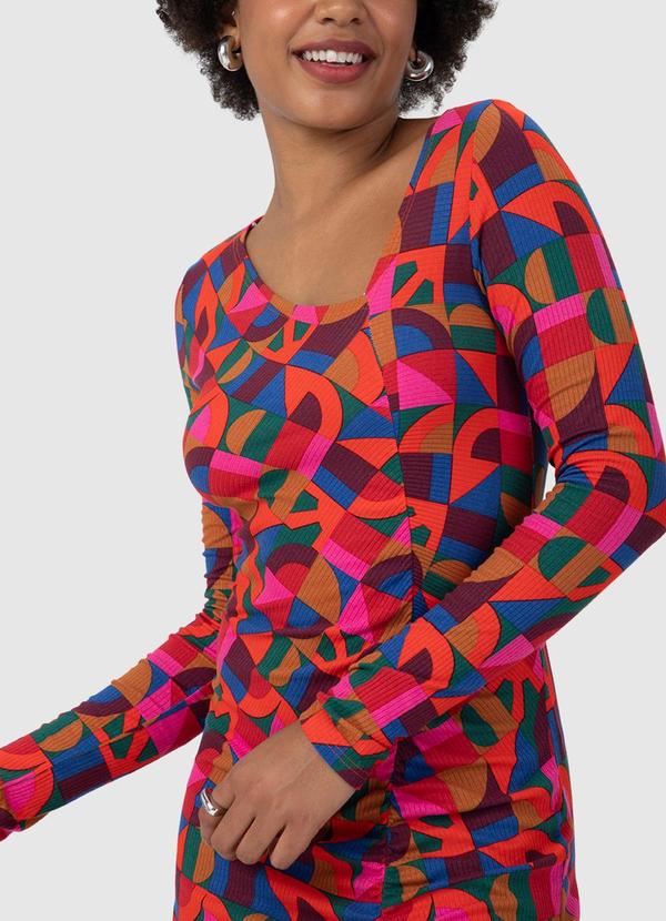 Malwee - Vestido Geométrico Canelado com Fenda Vermelho 4