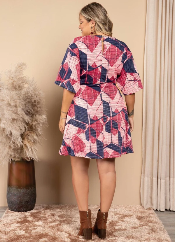 Quintess - Vestido Geométrico Rosado com Mangas Amplas 8