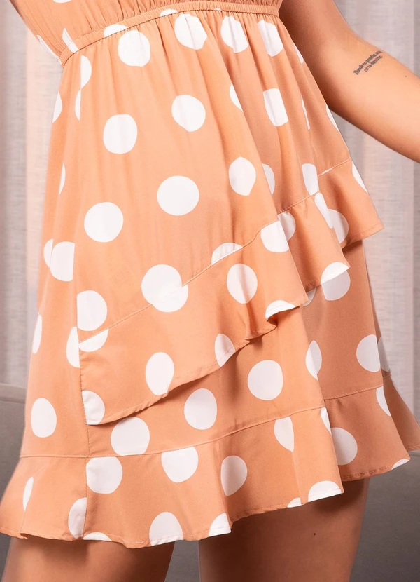 Quintess - Vestido Poá Nude em Crepe Plano 3