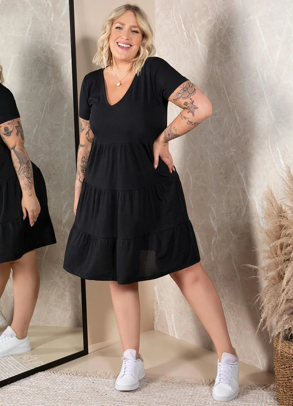 Quintess - Vestido Preto com Camadas 10