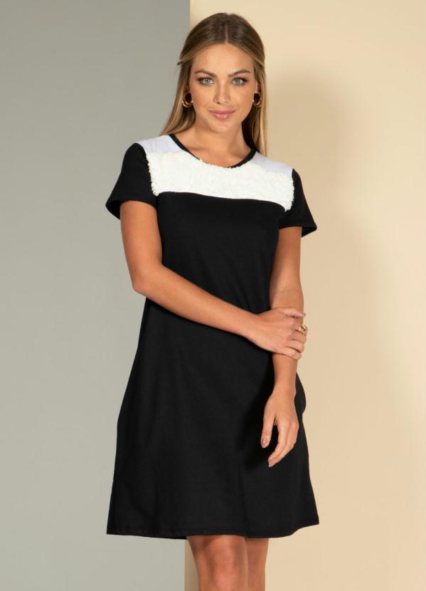 Quintess - Vestido Preto com Recorte em Pelo Sintético