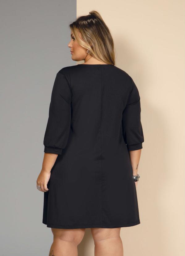 Quintess - Vestido Preto com Recorte em Renda 6