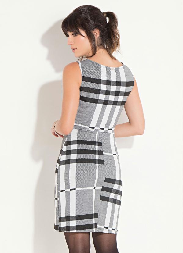 Quintess - Vestido Quintess Xadrez sem Mangas com Recortes 4