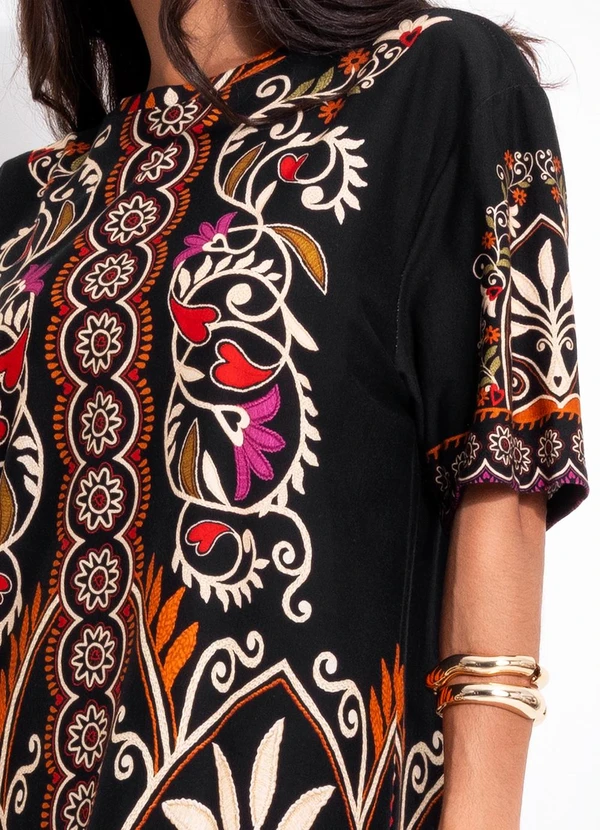 Farm - Vestido T-Shirt Básico Adriele Preto 7