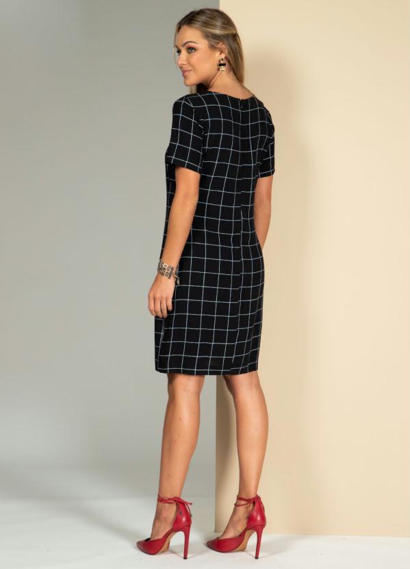 Quintess - Vestido Xadrez Preto com Bolsos 5
