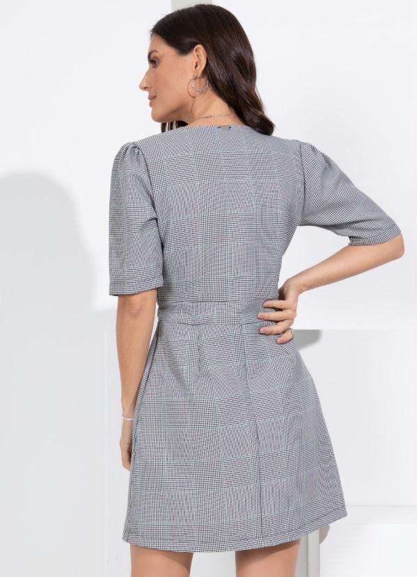 Outlet - Vestido Xadrez Transpassado com Corrente 8