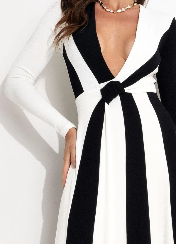 Farm - Vestido Decote Crepe Preto 10