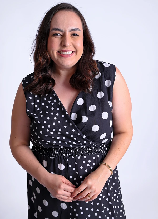 Quintess - Vestido Poá Preto em Viscose Plana 8