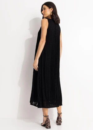 Quintess - Vestido Preto em Malha Crepe Plissada - QUINTESS