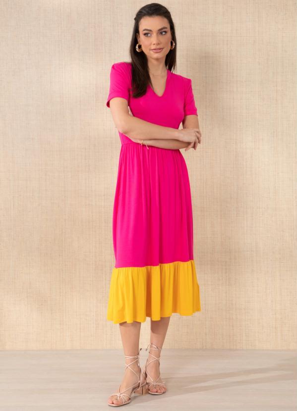 Outlet - Vestido Rosa/Amarelo com Recorte na Barra 3