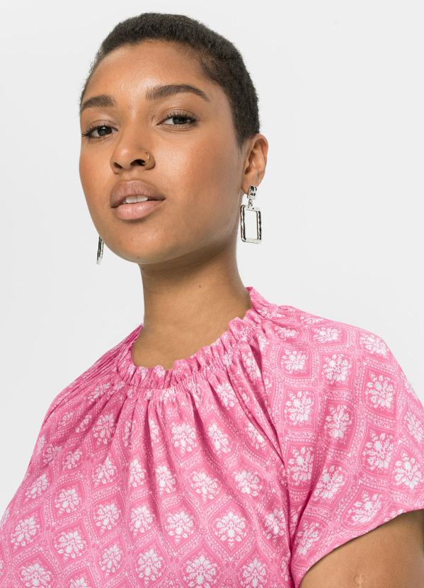 Queima Estoque - Vestido com Babadinhos Manga Curta Paisley Rosa 3