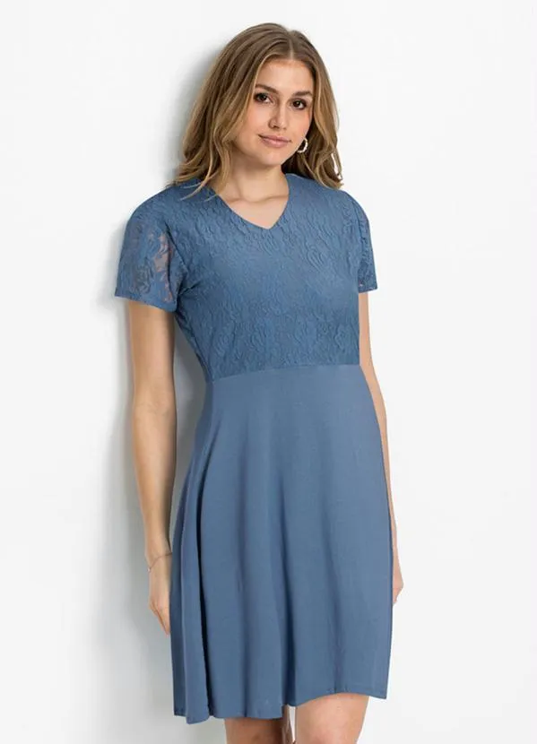 Queima Estoque - Vestido com Renda Manga Curta Azul Claro 10