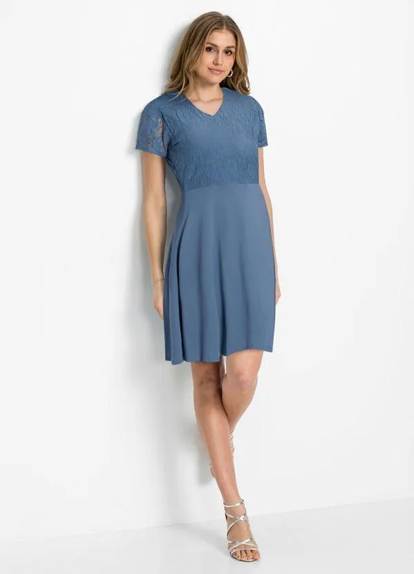 Queima Estoque - Vestido com Renda Manga Curta Azul Claro 6