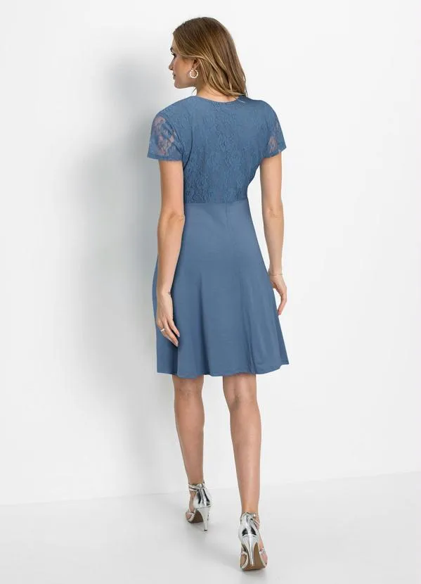 Queima Estoque - Vestido com Renda Manga Curta Azul Claro 5