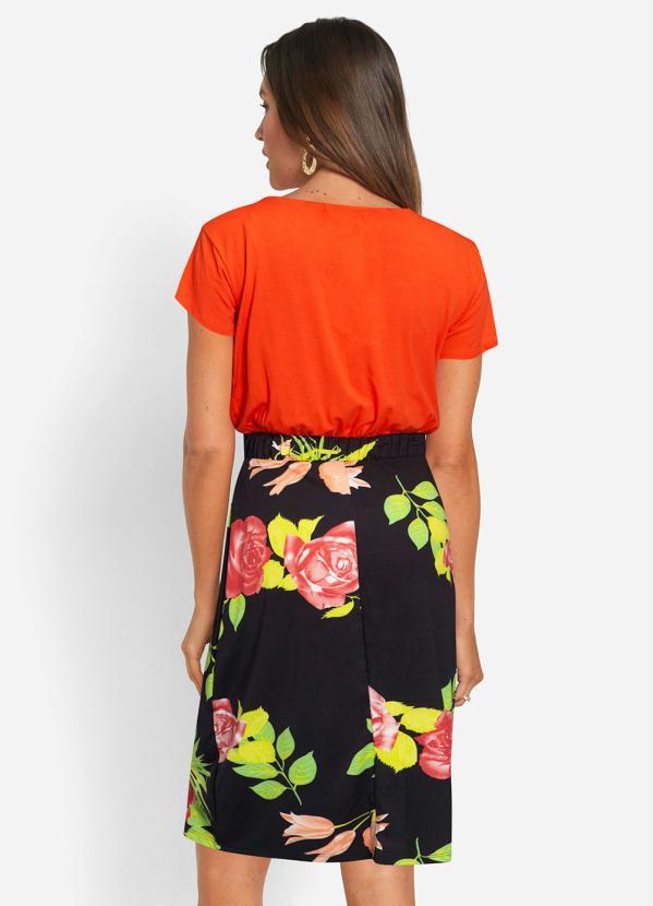 Queima Estoque - Vestido Manga Curta Floral Dark 2