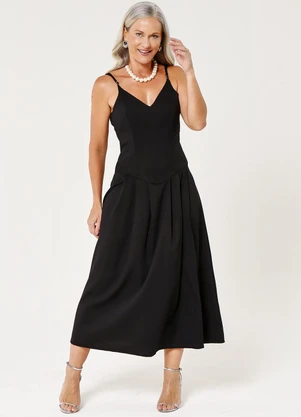 Quintess - Vestido Cintura Deslocada Preto em Crepe Plano - QUINTESS