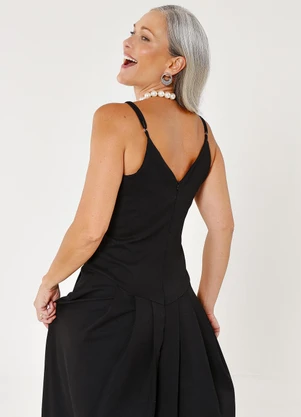 Quintess - Vestido Longuete Preto em Crepe com Cintura Deslocada e Decote V - QUINTESS