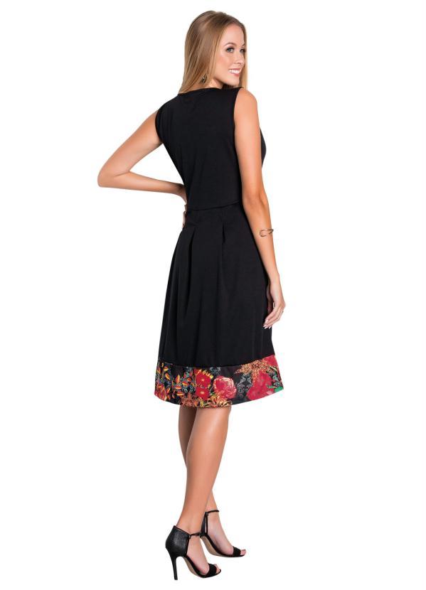 Rosalie - Vestido com Recorte Preto Moda Evangélica 6