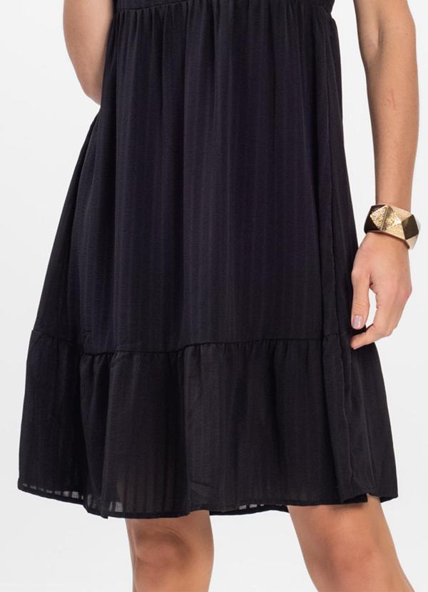 Rovitex - Vestido Curto Listrado em Chiffon Aishty Preto 4