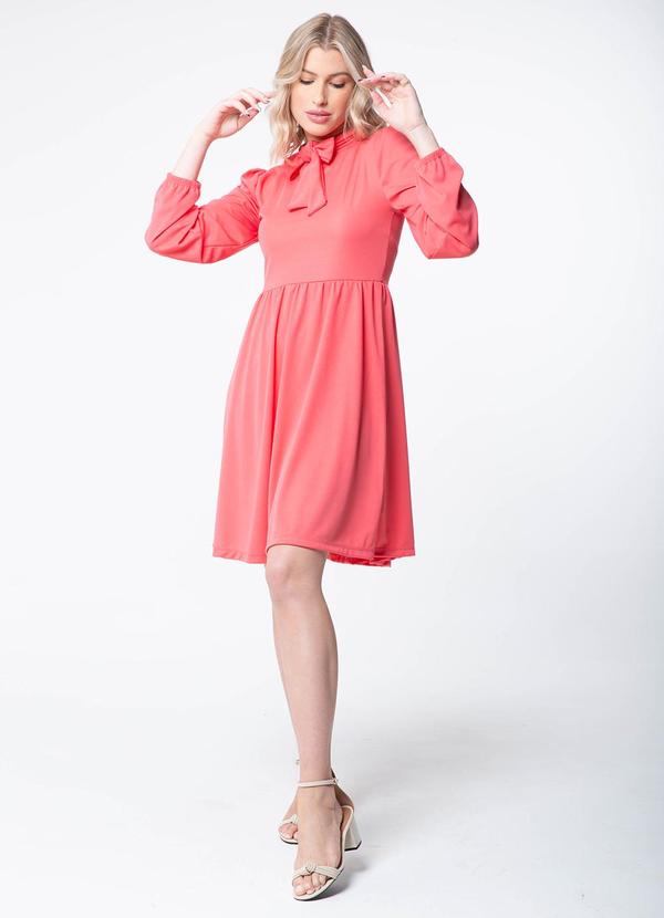 Misiss - Vestido Evasê e Gola Halter Iza Rosa 3