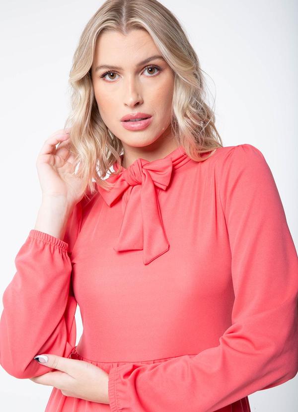 Misiss - Vestido Evasê e Gola Halter Iza Rosa 5