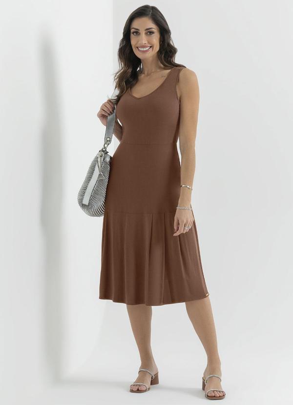 Cativa - Vestido Feminino com Design Básico Marrom