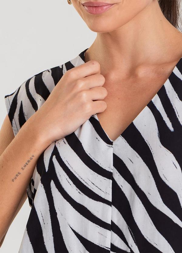 Select - Vestido Feminino em Tecido Preto 3