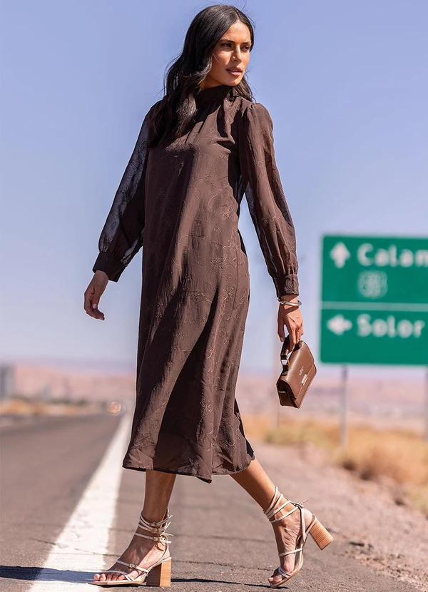 Quintess - Vestido Marrom Bordado em Chiffon 11