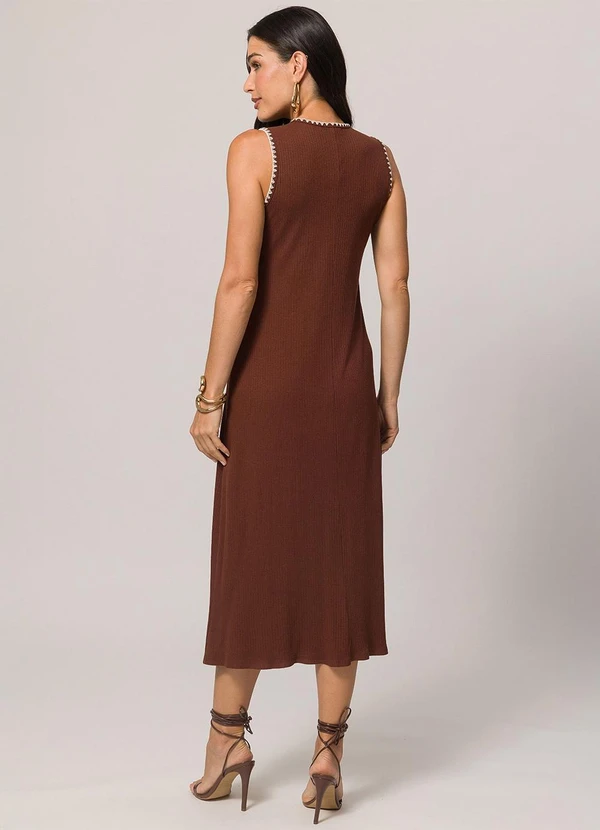 Doce Trama - Vestido Midi Cavado em Ribana Texturizada Marrom 2