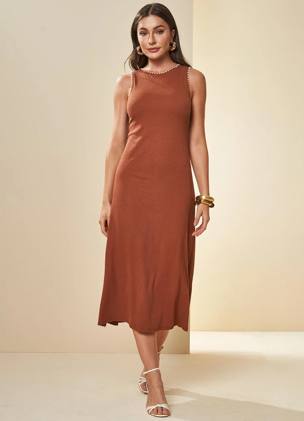Doce Trama - Vestido Midi Cavado em Ribana Texturizada Marrom