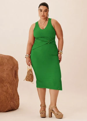 Elegance - Vestido Midi com Torcido na Frente Verde Amazon - ELEGANCE