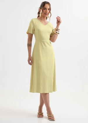 Cativa - Vestido Midi Decote V em Viscose Amarelo - CATIVA