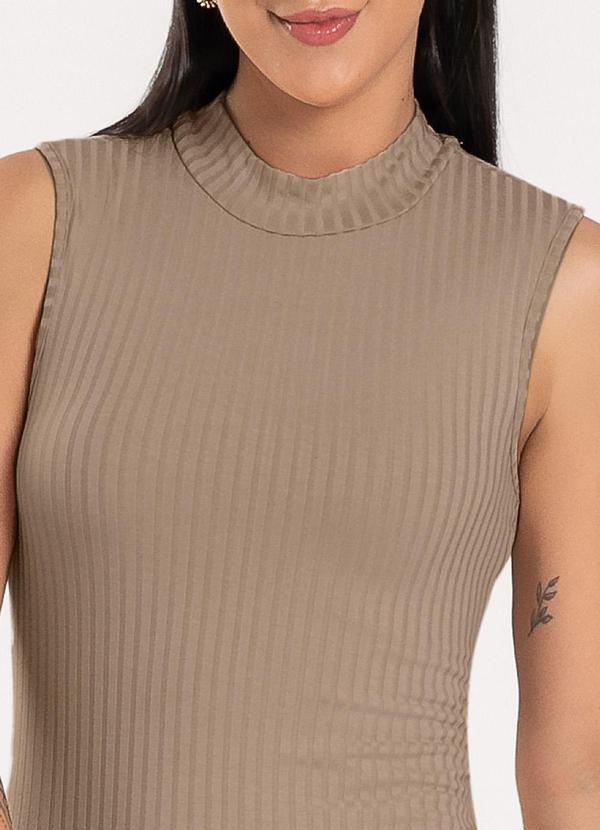 Cativa - Vestido Midi em Canelado Marrom Claro 4