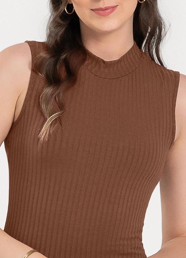 Cativa - Vestido Midi em Canelado Marrom Escuro 4