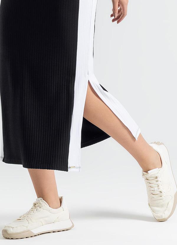 Cativa - Vestido Midi em Canelado Preto 4