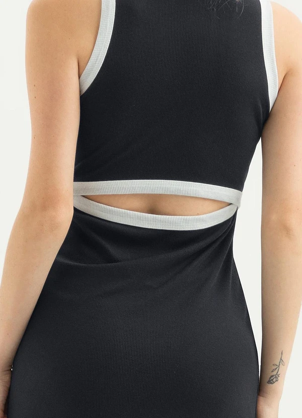 Cativa - Vestido Midi em Tecido Texturizado Preto 4