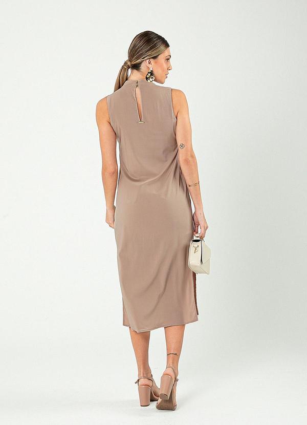 Cativa - Vestido Midi em Viscose Marrom Claro 2