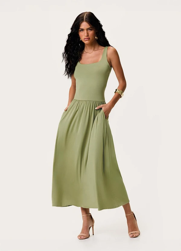 Enfim - Vestido Mídi Evasê em Malha Verde Menta