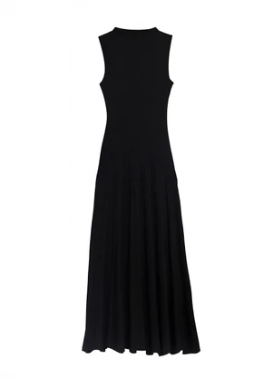 Enfim - Vestido Mídi Evasê em Viscose Preto - ENFIM