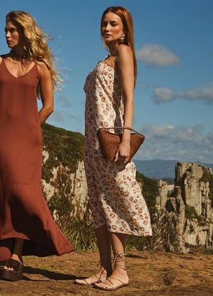 Marialícia - Vestido Midi Feminino um Ombro Só Bege - MARIALÍCIA