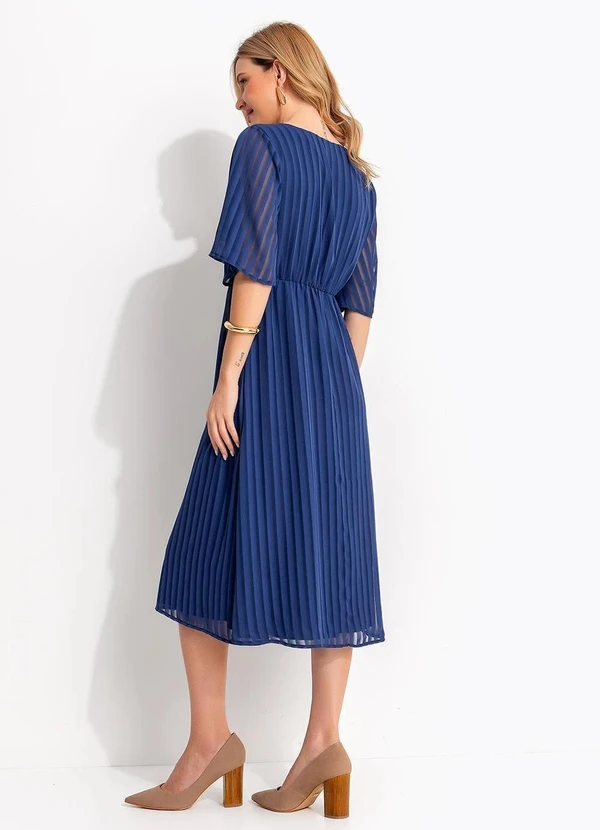 Quintess - Vestido Midi Listrado Azul em Voil com Amarração e Estilo Boho 5