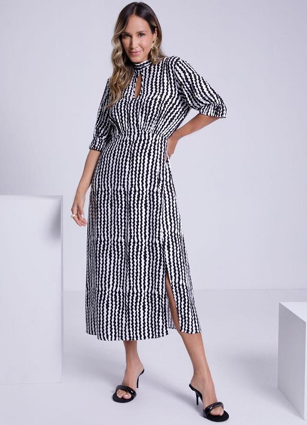 Lunender - Vestido Midi Mangas 3/4 em Preto